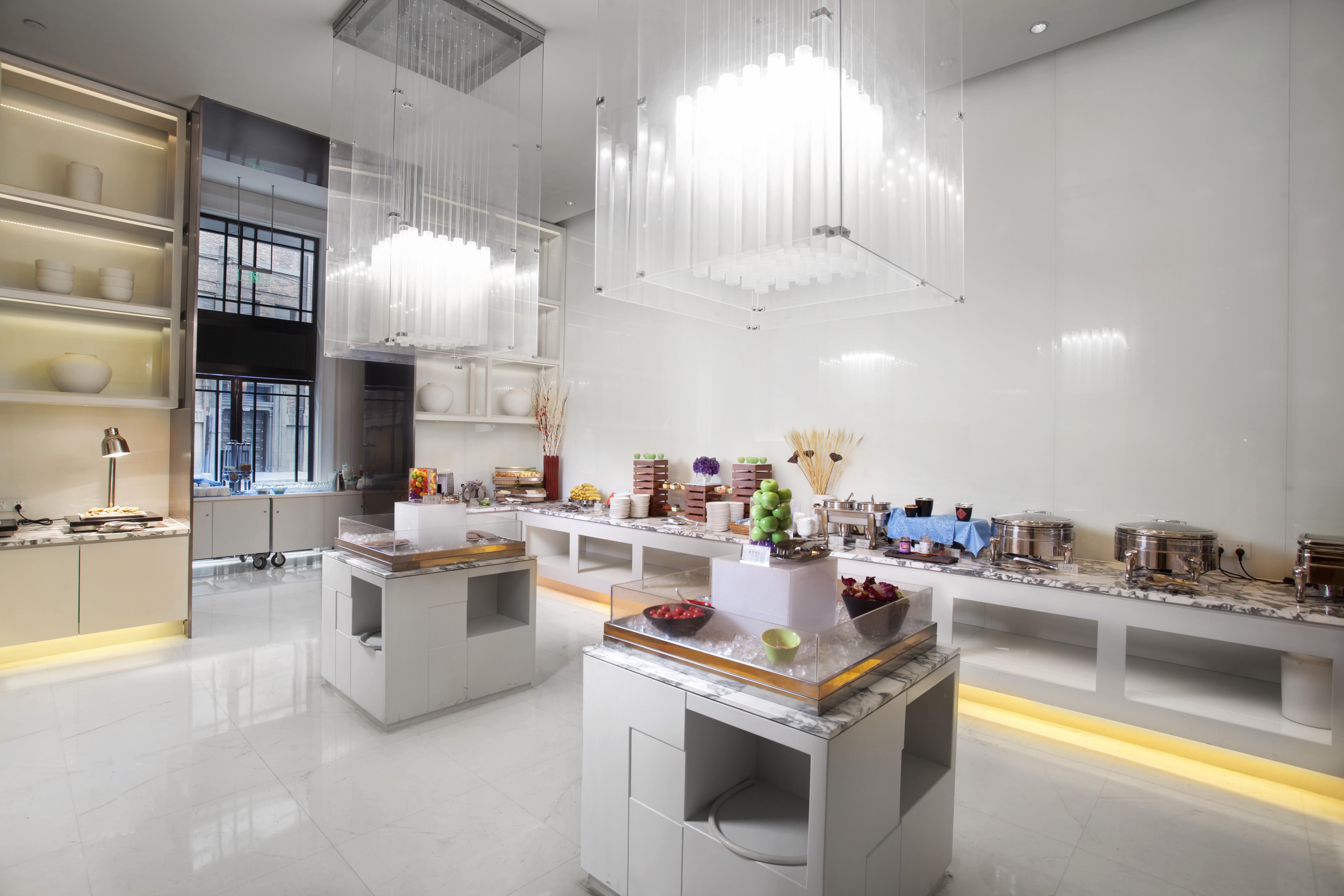 Отель Golden Tulip New The Bund Шанхай
